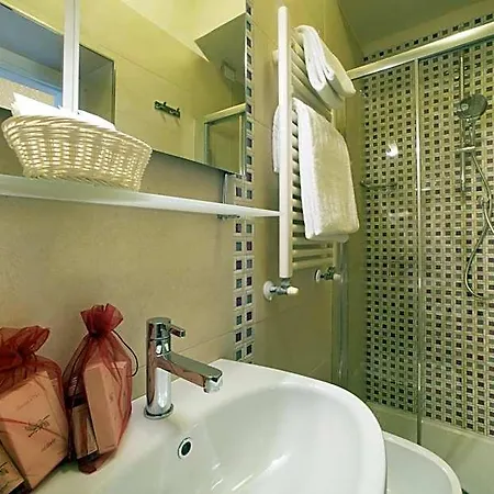 Montreal Hotel 3*
