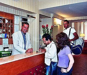 Hotell Montreal 3*