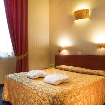 Montreal Otel 3*