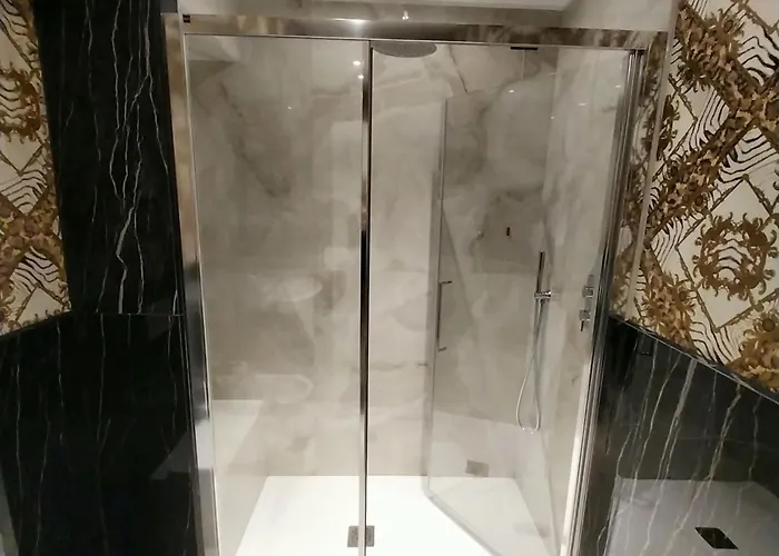 Montreal فندق 3*