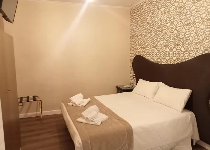 فندق Montreal 3*