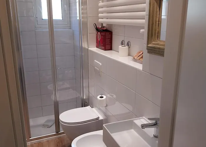 Montreal فندق 3*