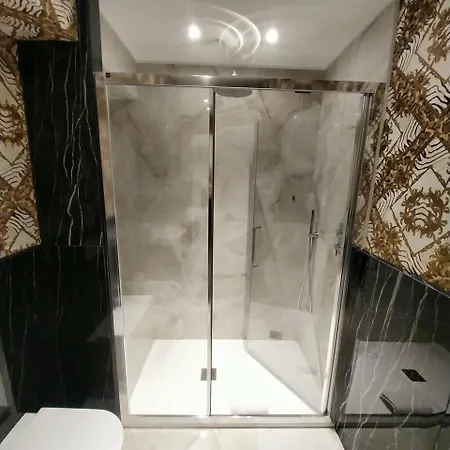 Montreal Otel 3*